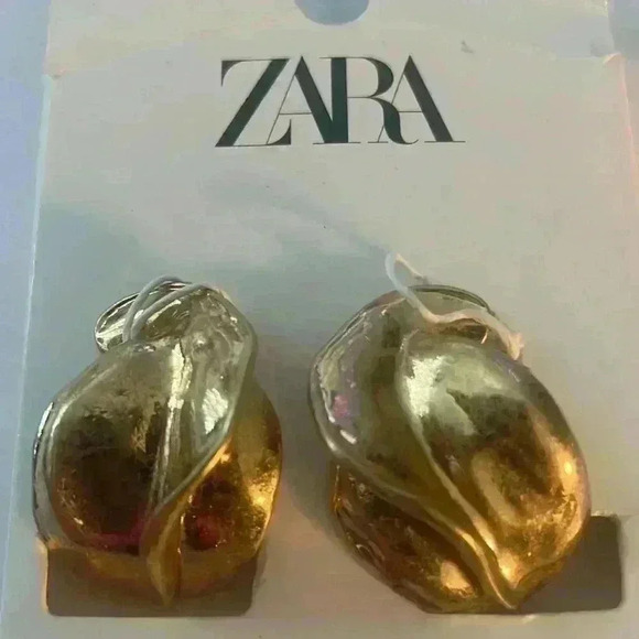 Zara Jewelry - 🔥🔥🔥Zara twisted Golden earrings